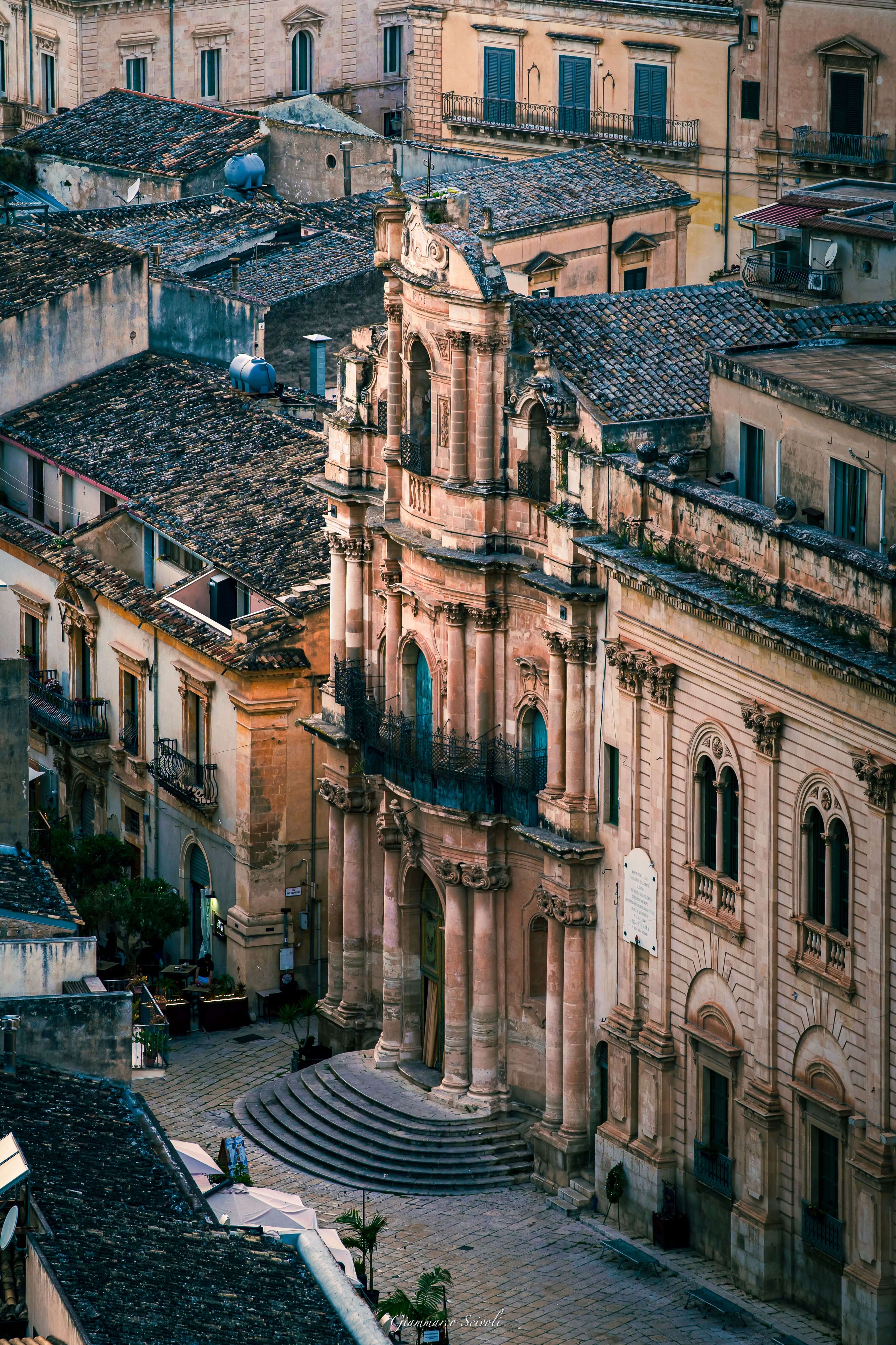 Sguardo dall'alto alla chiesa di San Giovanni